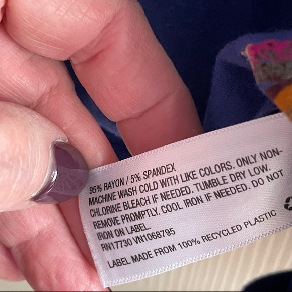 Floral Tee with scooped Neck - Picture 9 of 9